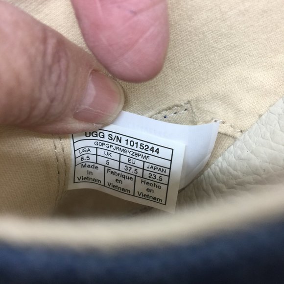 UGG EYAN II CANVAS Sneakers 6.5 Authentic Comfort - Picture 2 of 15